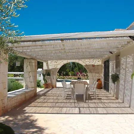 Trullo Olea Con Piscina فيلة *