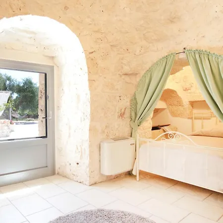 فيلة Trullo Olea Con Piscina *