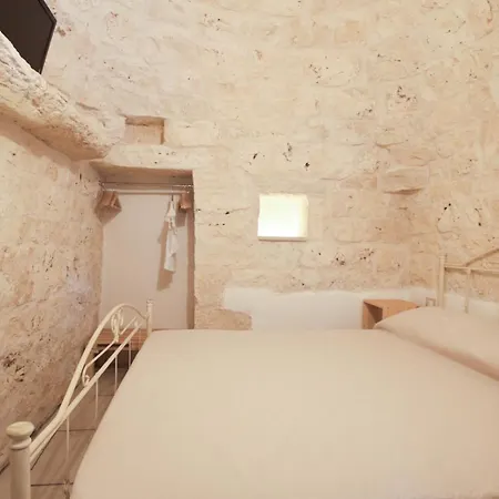 فيلة Trullo Olea Con Piscina *
