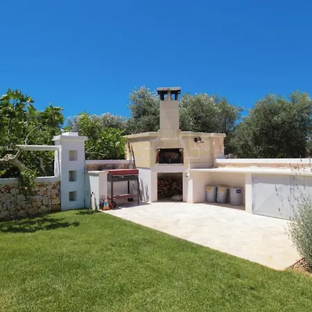 Trullo Olea Con Piscina Villa
